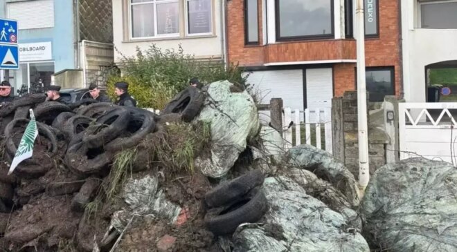 Fransız çiftçilerden sert protesto: Bu kez Macron’un evinin önü hedefte