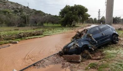 Yunanistan’da sel: 2 ölü