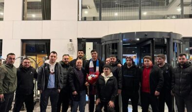 Oscar Cardozo derbi için Trabzon’da