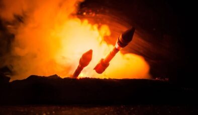 İsrail: İran ilk kez 4 bin km menzile sahip füze kullandı