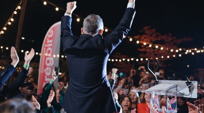 Paris’te sol kazandı: Eski adalet bakanını yenen Emmanuel Gregoire belediye başkanı seçildi