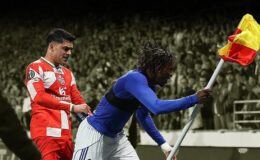 Korner direğine forma asınca kavga çıktı! Konferans Ligi’nde tarihi geri dönüş: Arda Turan’ın rakibi belli oldu