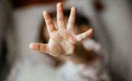 18 yaşındaki öğretmen, 7 yaşındaki kız çocuğuna cinsel istismarda bulundu