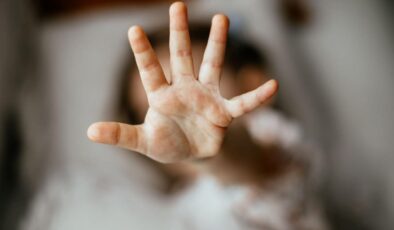 18 yaşındaki öğretmen, 7 yaşındaki kız çocuğuna cinsel istismarda bulundu