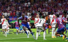 Crystal Palace, UEFA Konferans Ligi şampiyonu! İngilizler tek golle kupaya uzandı… (Maç özeti | Cyrstal Palace 1-0 Rayo Vallecano)