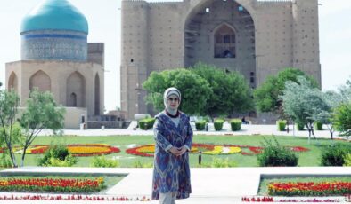 Emine Erdoğan, Türkistan’da Hoca Ahmet Yesevi Türbesi’ni ziyaret etti