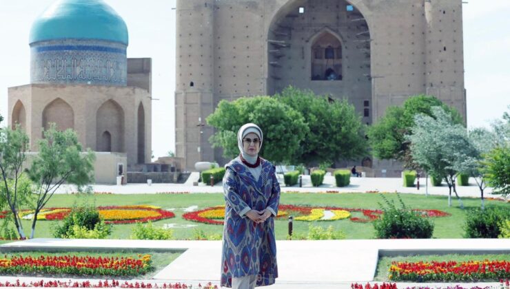 Emine Erdoğan, Türkistan’da Hoca Ahmet Yesevi Türbesi’ni ziyaret etti