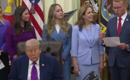 Trump, Oval Ofis’teki etkinlik sırasında uyukladı