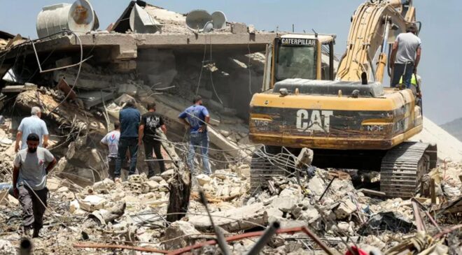Barış görüşmeleri sürerken Lübnan’da enkazdan cesetler çıkarıldı