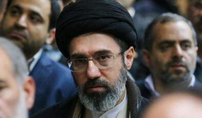 İran’ın dini lideri Hamaney’den İsrail mesajı: Siyonist rejimin nefesi tükendi