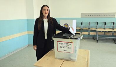 Kosova’daki genel seçimlerde Başbakan Kurti’nin partisi yüzde 47,13 oyla birinci oldu