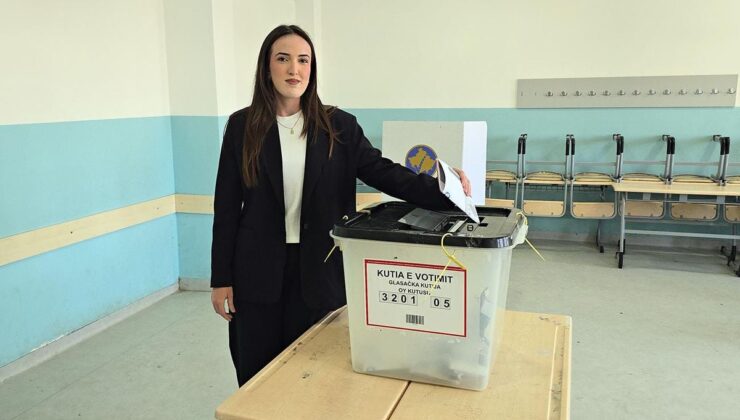 Kosova’daki genel seçimlerde Başbakan Kurti’nin partisi yüzde 47,13 oyla birinci oldu