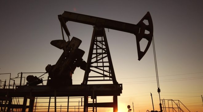 Brent petrol 100 doları gördü