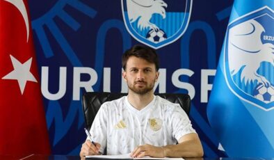 Erzurumspor FK Murat Cem Akpınar ile sözleşme yeniledi