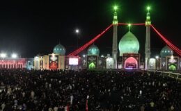 Hamaney’e veda töreninde tarihi anlar: Binlerce kişi sabah namazını bekliyor