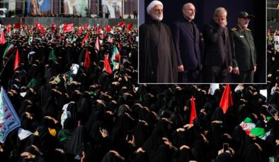 Hamaney’in cenazesine yüzbinler ellerinde aynı bayrakla geldi! Trump’tan da mesaj var