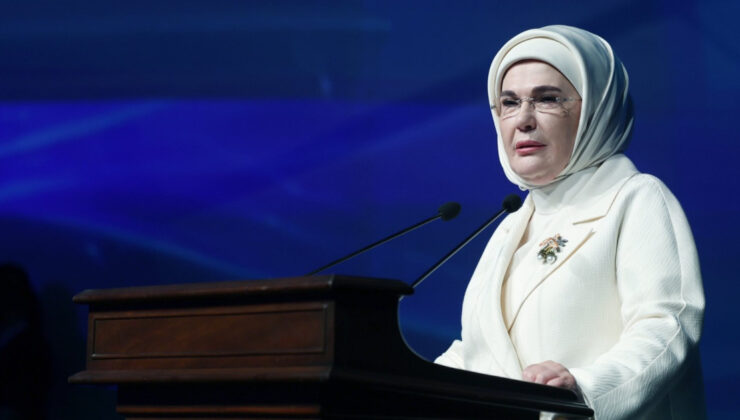 DAVOS’tan Emine Erdoğan’a davet: Liderler zirvesinde açılış konuşması yapacak