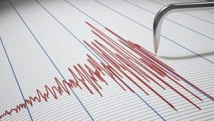 Endonezya’da 7,7 büyüklüğünde deprem