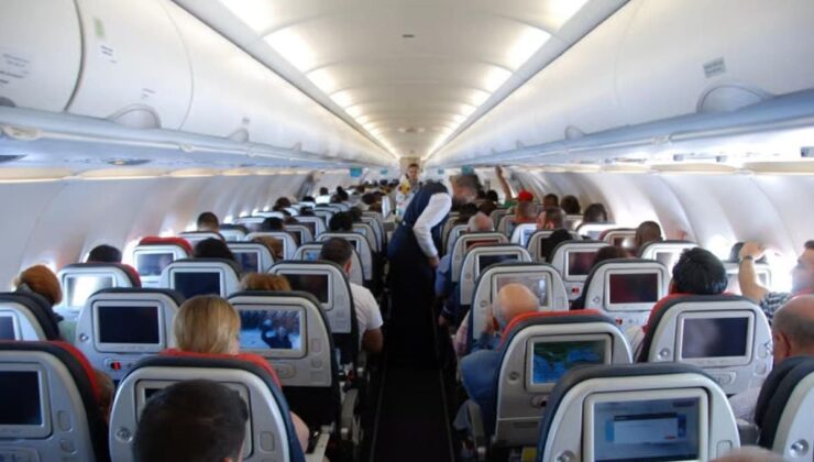 Havacılıkta yeni dönem: Baş üstü bagaj dolapları ücretli oluyor