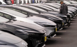 Otomotiv pazarı sert fren yaptı