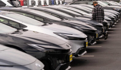Otomotiv pazarı sert fren yaptı