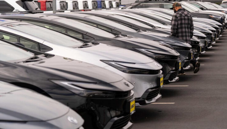 Otomotiv pazarı sert fren yaptı