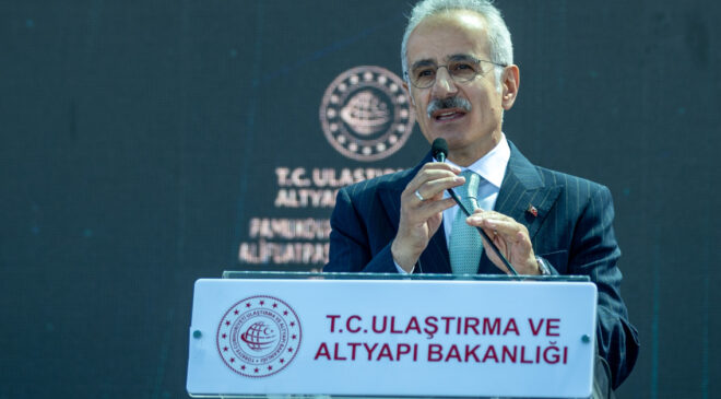Ulaştırma ve Altyapı Bakanı Abdulkadir Uraloğlu: “Ankara Kayseri arası seyahat süresini 7 saatten 1 saat 45 dakikaya düşüreceğiz