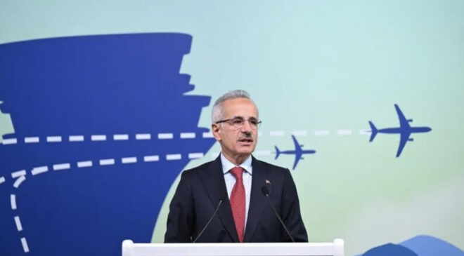 Bakan Uraloğlu açıkladı: Havalimanlarında yeni dönem