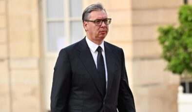 Sırbistan’da sürpriz gelişme! Cumhurbaşkanı Vucic istifa etti, 25 Ekim’deki erken seçime SNS listesinden girecek