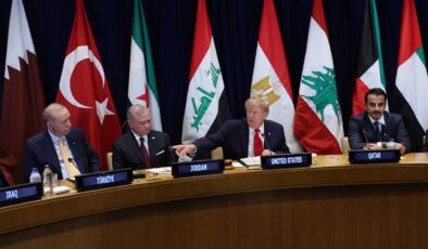 Trump, Erdoğan’ı övmeye doyamadı! Yaptığı uyarı da dikkat çekici