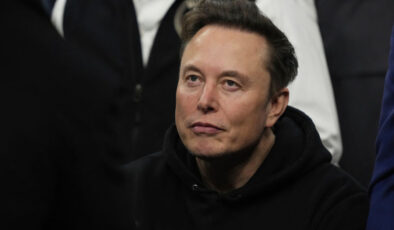 Elon Musk yeniden trilyoner