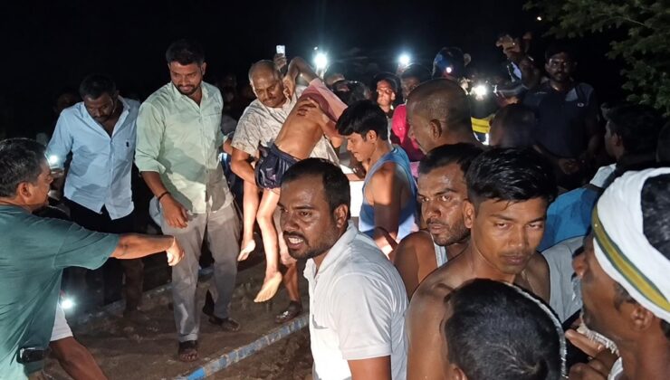 Hindistan’da alabora olan teknede ölen 11 kişinin 18 yaşından küçük olduğu açıklandı
