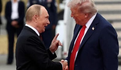 Trump’tan Putin’e sürpriz jest! Rusya yaptırımlarını askıya aldı