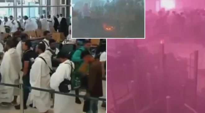 Umreciler uçuşa hazırlanırken havalimanına füze yağdı